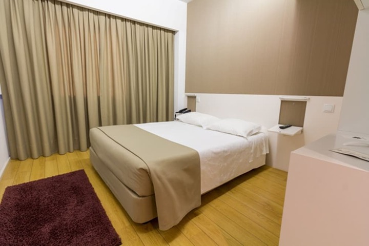 Room 14 of 38