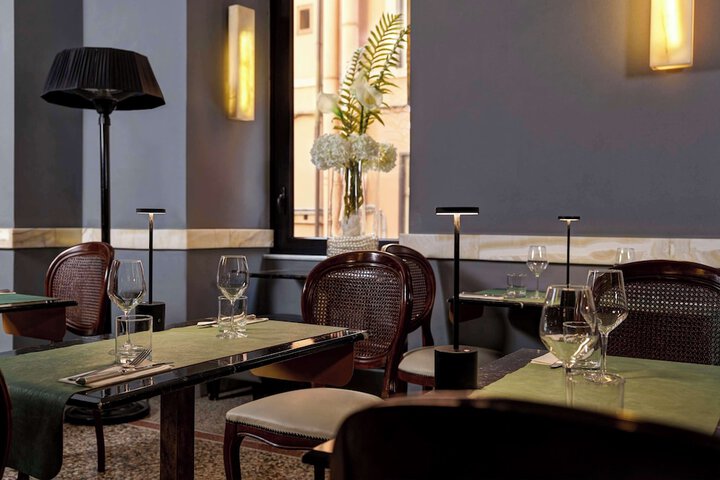 Dining 45 of 139