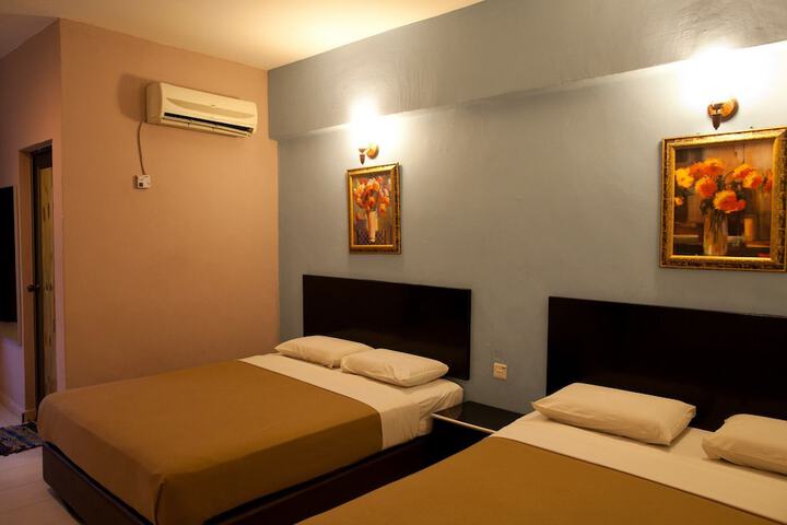Room 13 of 35