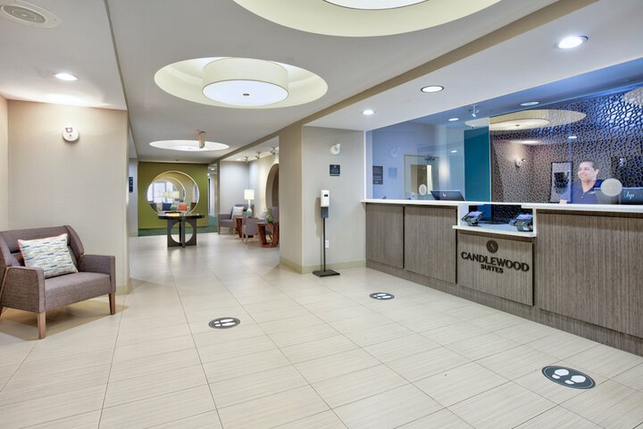 Check-in/check-out kiosk