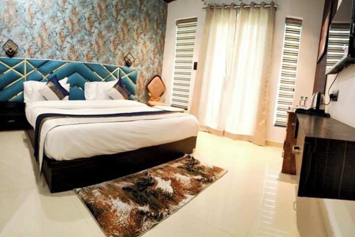 Room 14 of 25