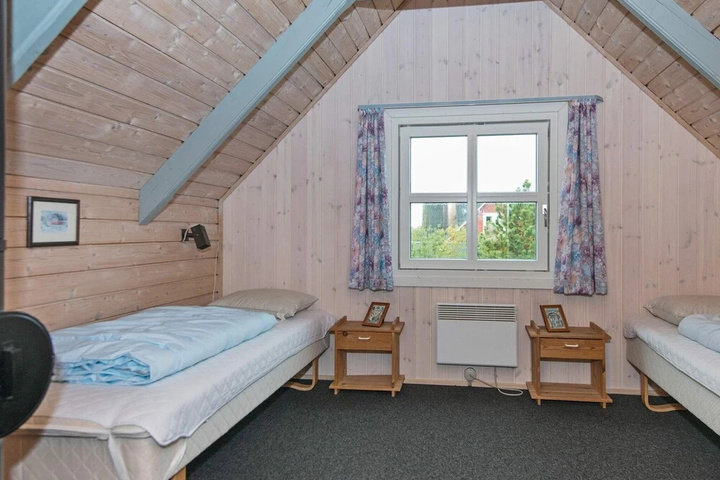 Room 7 of 15