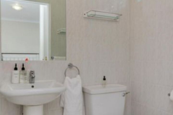 Room 2 of 11