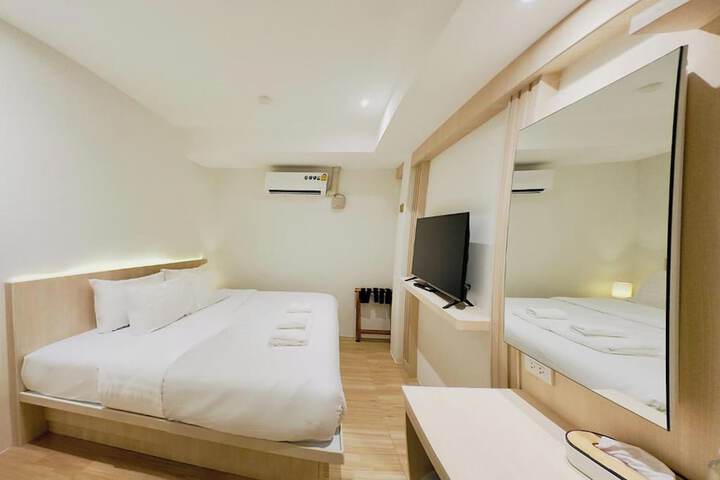 Room 19 of 25