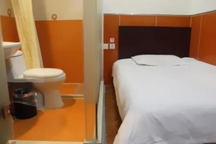 Room 10 of 36