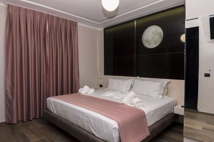 Room 45 of 121