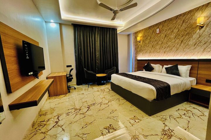 The Grand Oasis Hotel & Resort