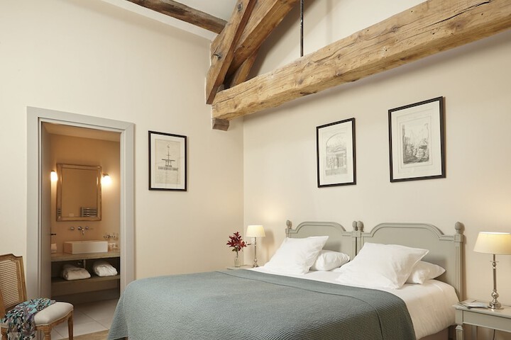 Room 16 of 151