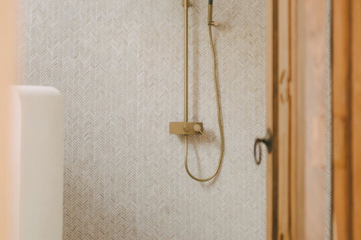 Room 44 of 60