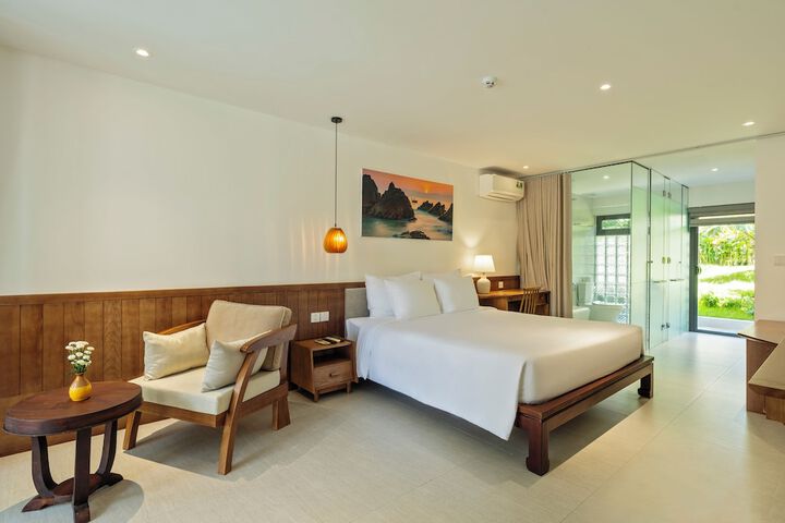 Room 6 of 75