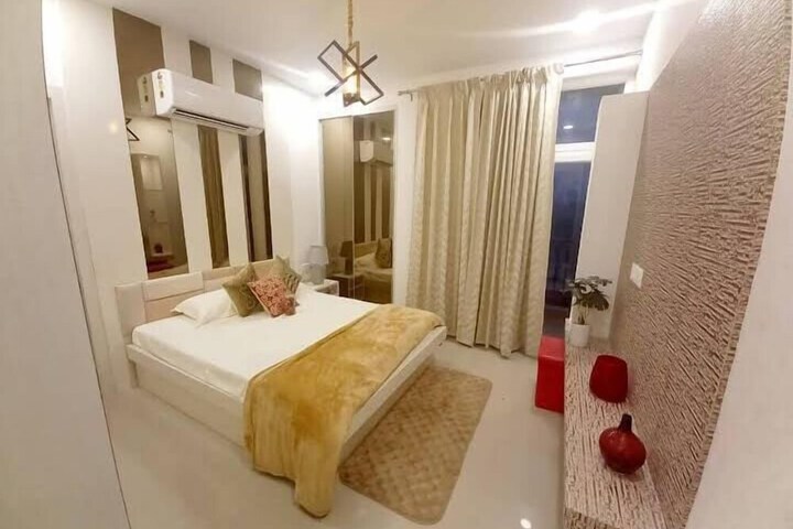 Room 5 of 25
