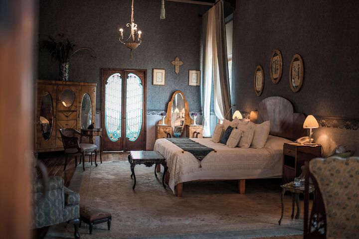 Room 16 of 151