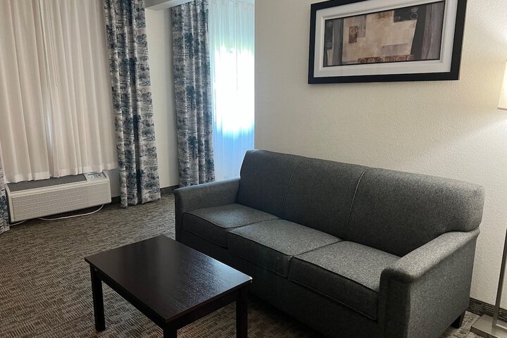 Room 11 of 34