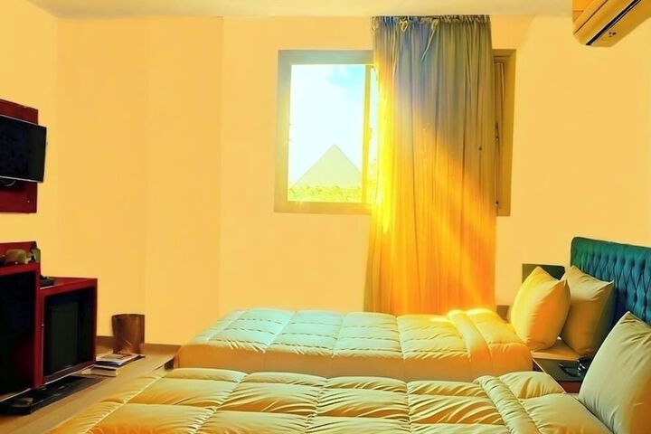 Room 11 of 77