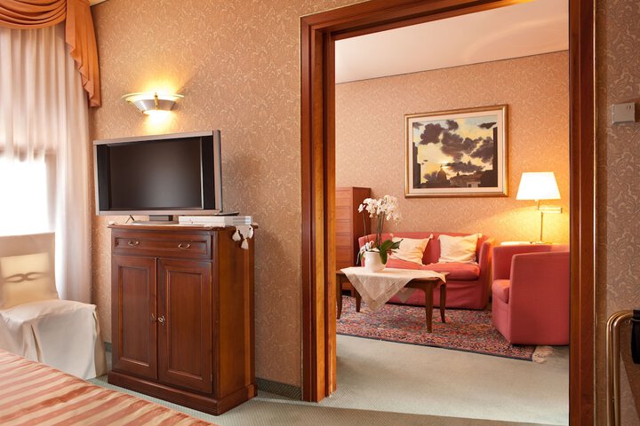 Room 18 of 51