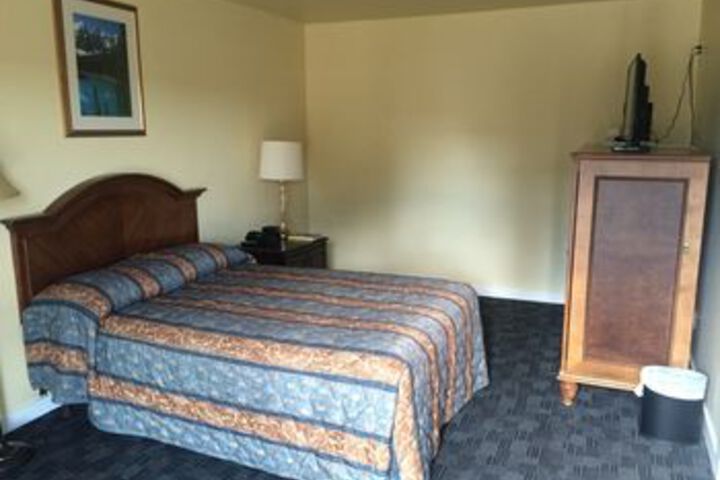 Room 10 of 19