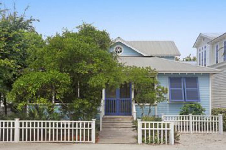 Exterior of Waterside in Seaside 510858 by RedAwning