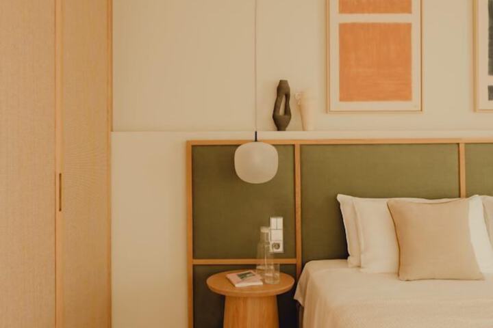 Room 9 of 74