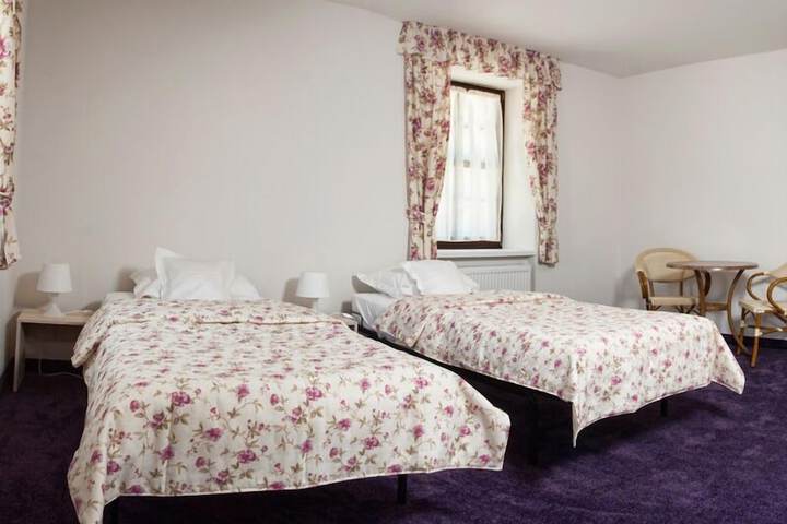 Room 3 of 41