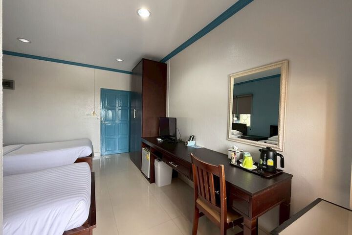 Room 9 of 34