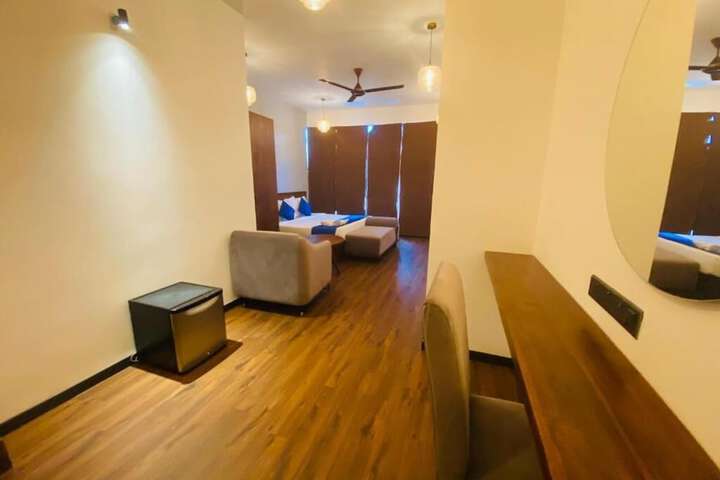 Room 15 of 28