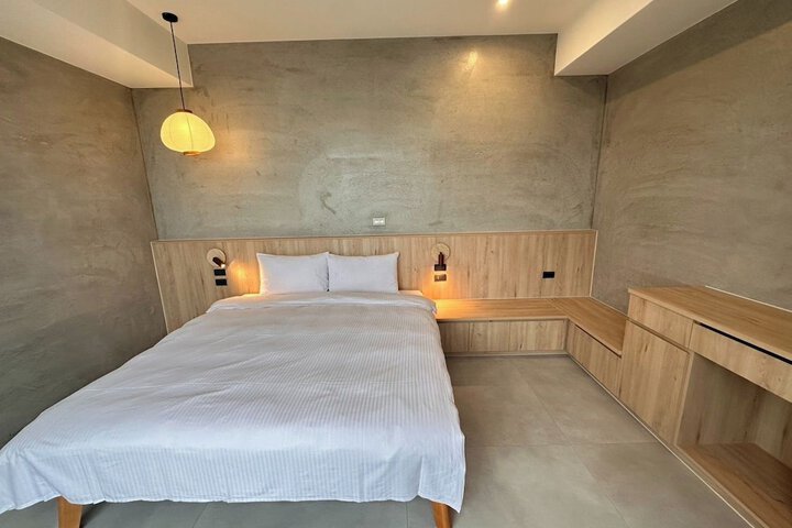 Room 11 of 50