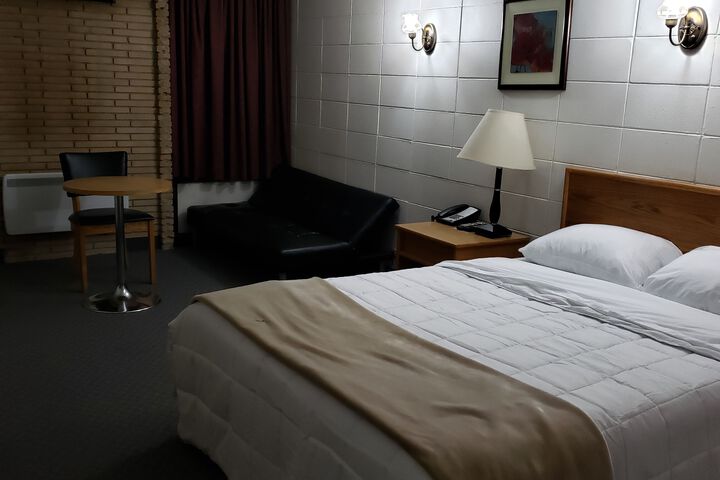 Room 17 of 18