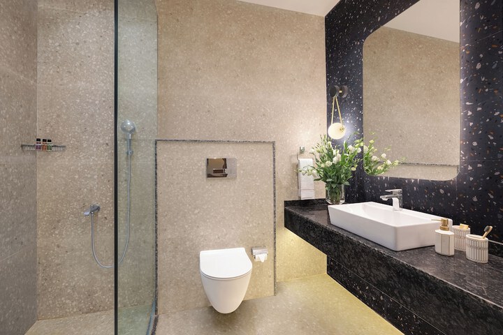 Room 15 of 26