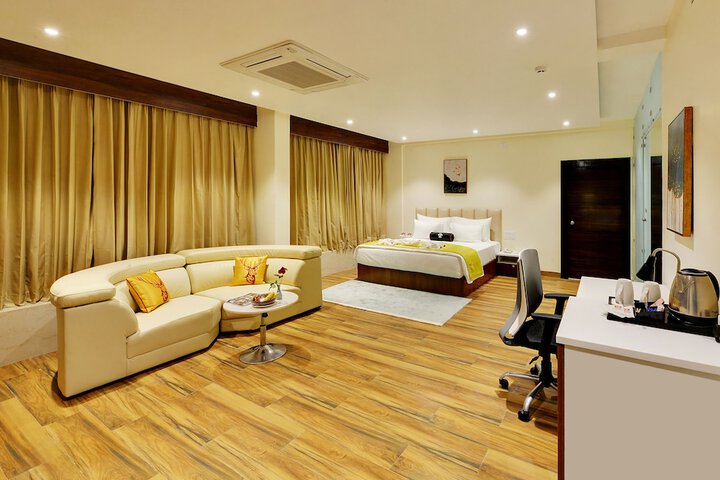 Room 3 of 32