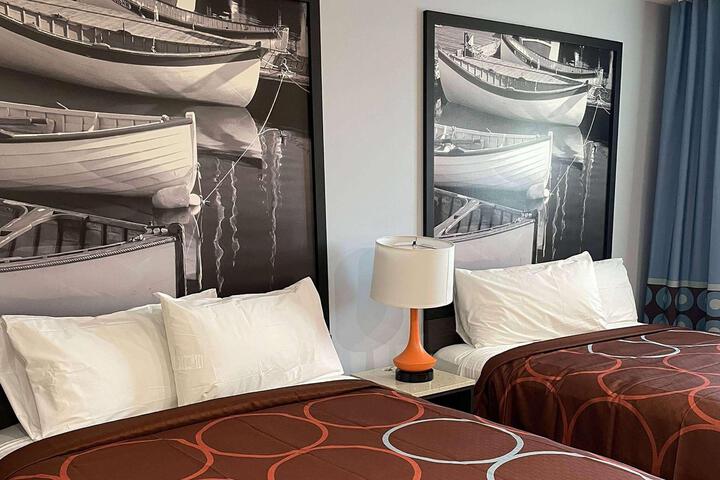 2 Queen Beds (4 of 4)