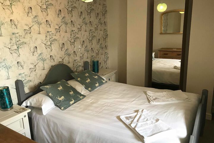 Room 13 of 27
