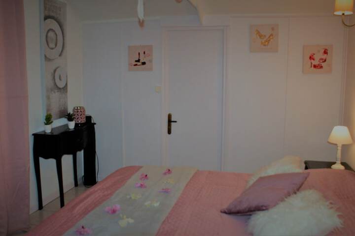 Room 6 of 73