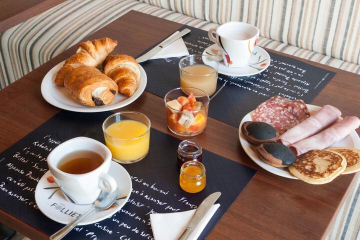 Breakfast/Coffee Service 33 of 44
