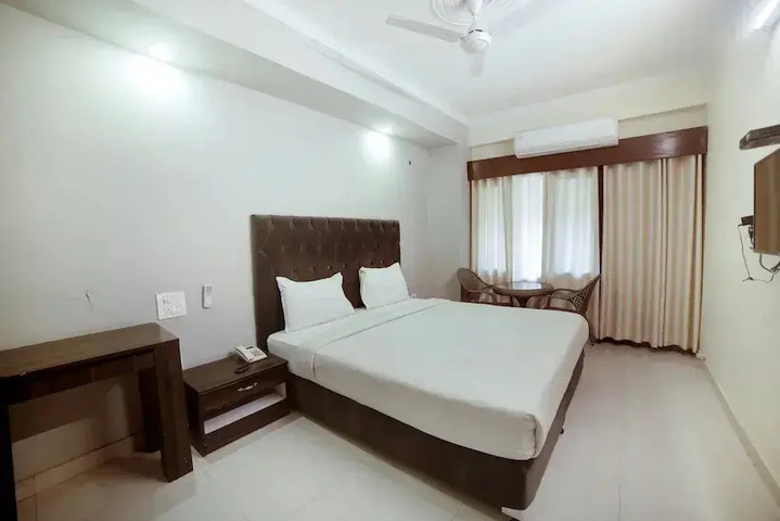 Room 7 of 15