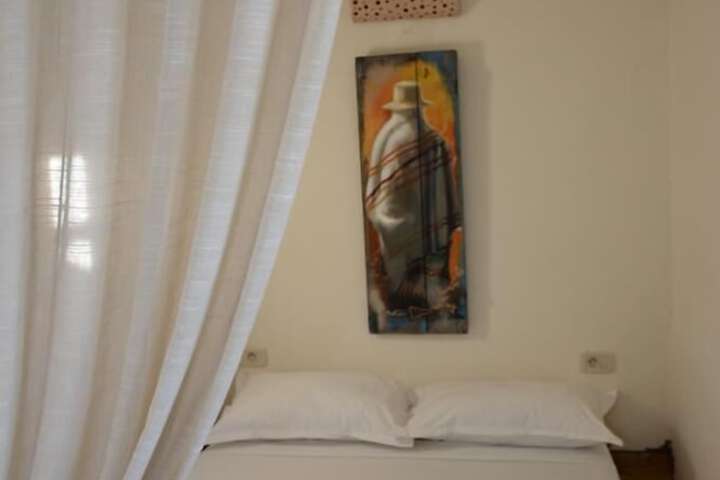 Room 6 of 62