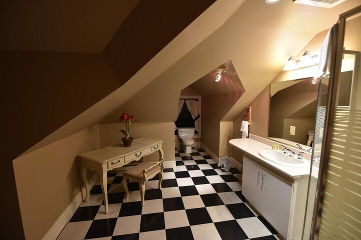 Clean Restrooms