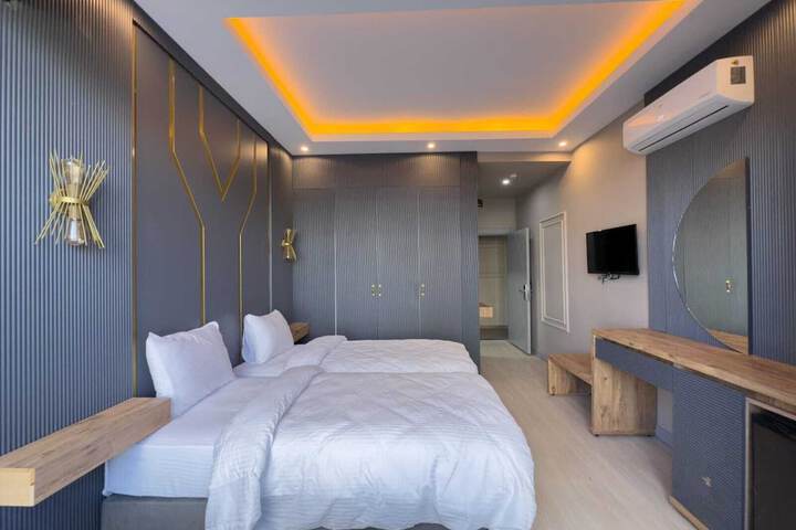 Room 26 of 42