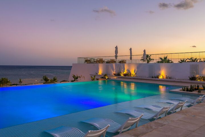 Pool Hotel