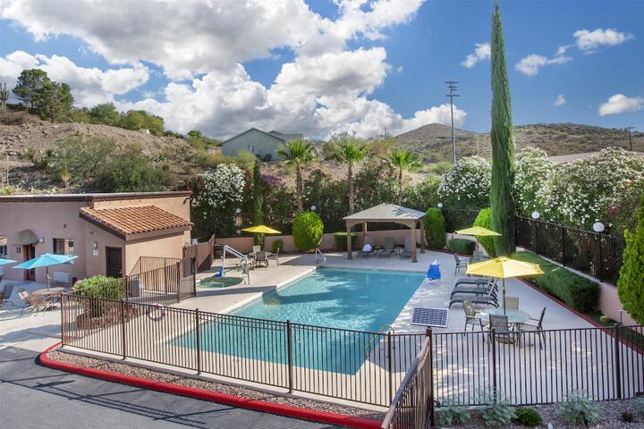 Property Grounds 30 of 34