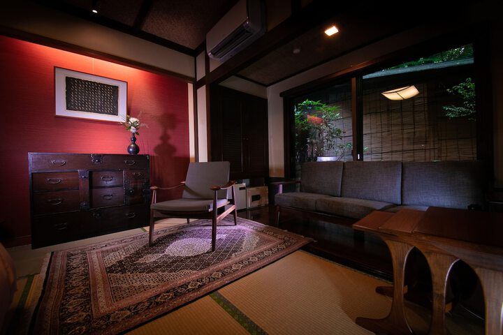 Room 9 of 130