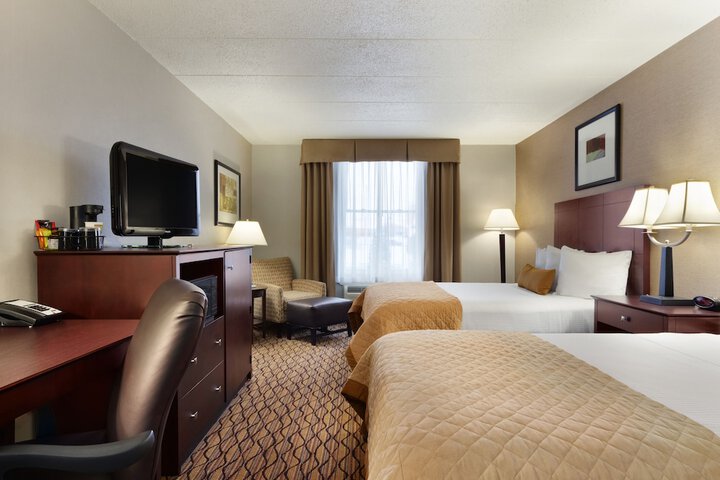 2 Double Beds (4 of 9)