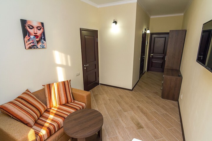 Room 7 of 70