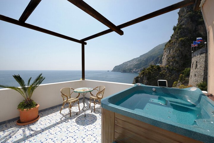 Pools & Facilities