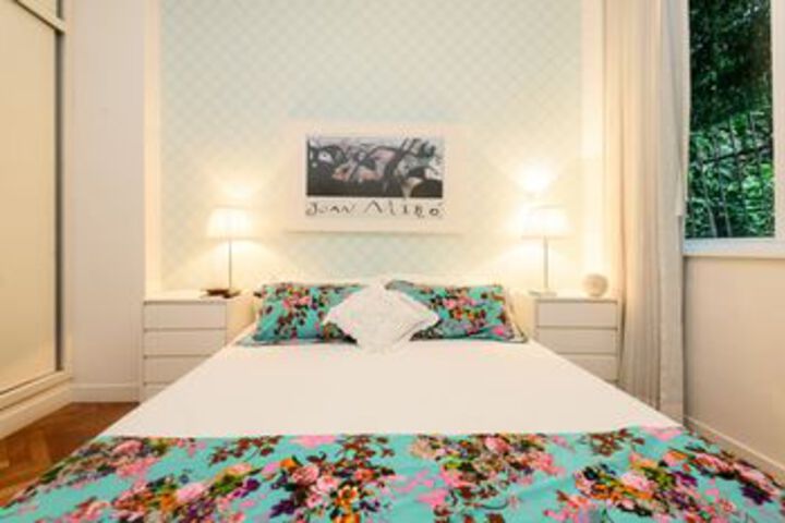 Room 10 of 32