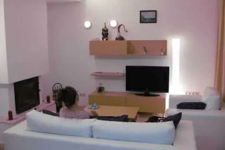 Room 4 of 35
