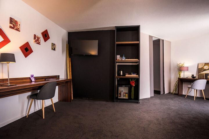 Room 48 of 111