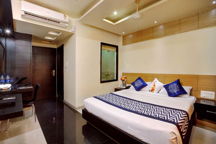 Room 10 of 28