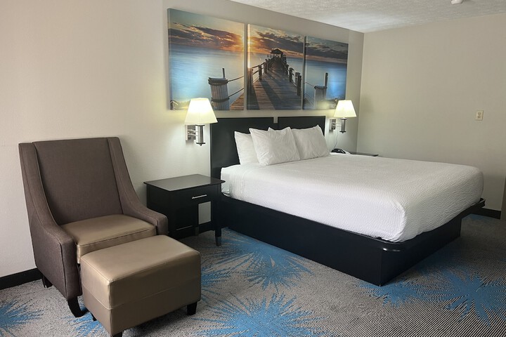 1 King Bed (14 of 34)