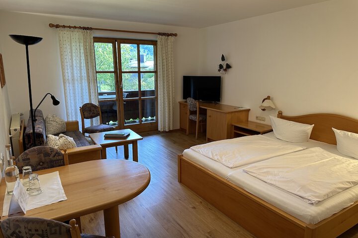 Room 42 of 137