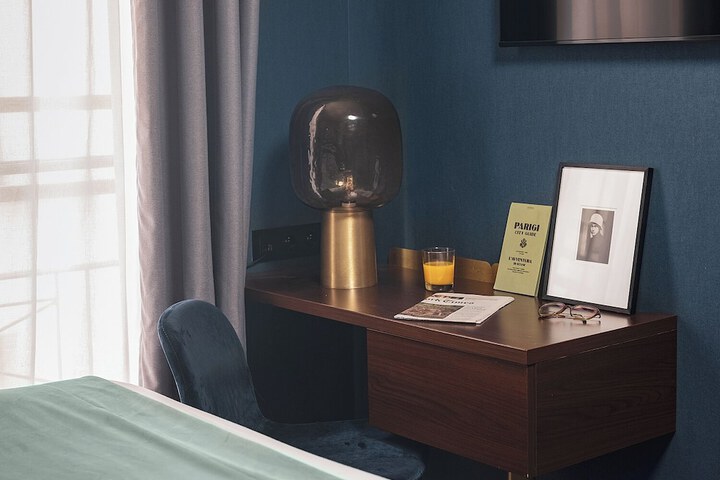 Room 33 of 76